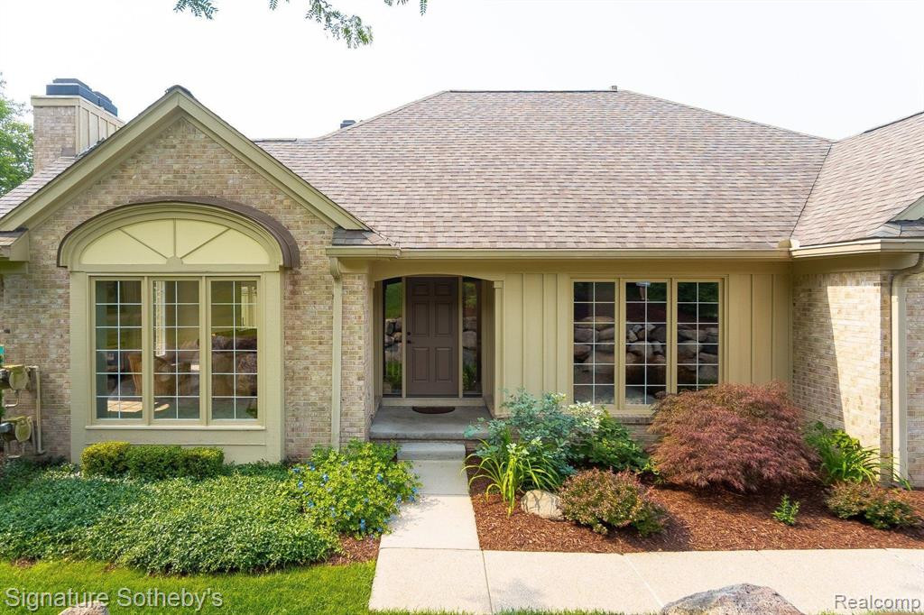 2377 HICKORY GLEN Drive, Bloomfield Hills, MI 48304 — Photo 23