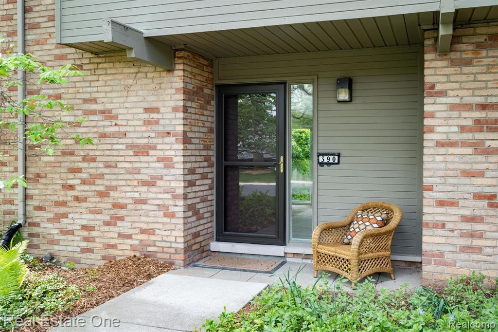 390 CONCORD, Bloomfield Hills, MI 48304 — Photo 2