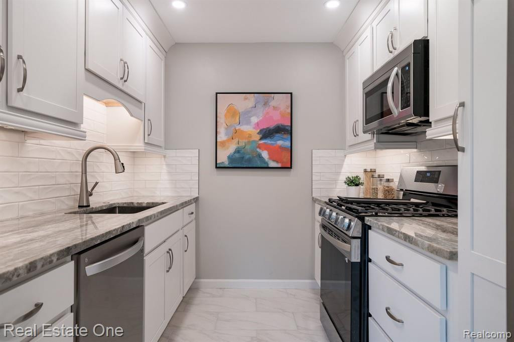 390 CONCORD, Bloomfield Hills, MI 48304 — Photo 11