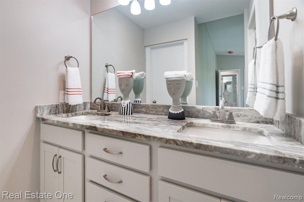 390 CONCORD, Bloomfield Hills, MI 48304 — Photo 22