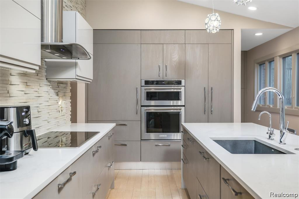 1034 STRATFORD PL, Bloomfield Hills, MI 48304 — Photo 9