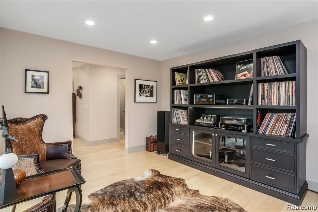 1034 STRATFORD PL, Bloomfield Hills, MI 48304 — Photo 14