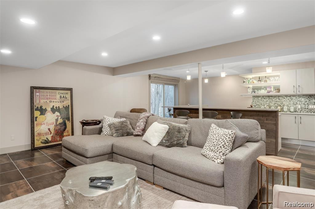 1034 STRATFORD PL, Bloomfield Hills, MI 48304 — Photo 25