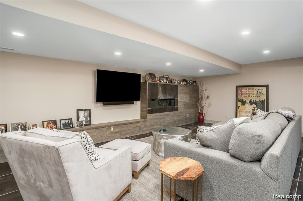 1034 STRATFORD PL, Bloomfield Hills, MI 48304 — Photo 27