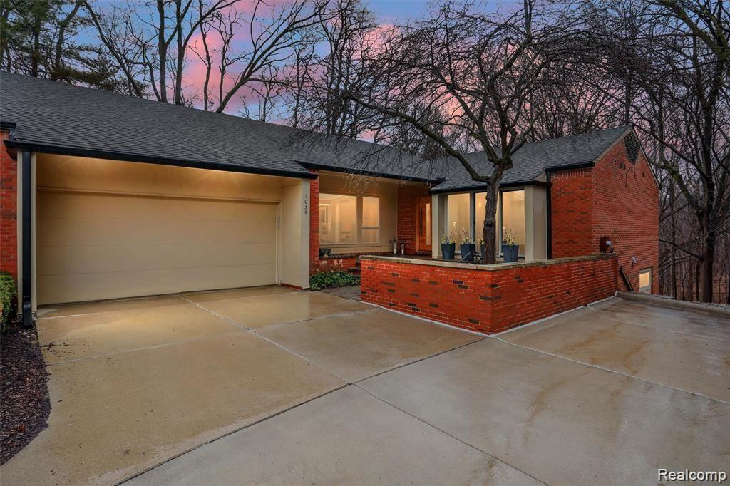 1034 STRATFORD PL, Bloomfield Hills, MI 48304 — Photo 32