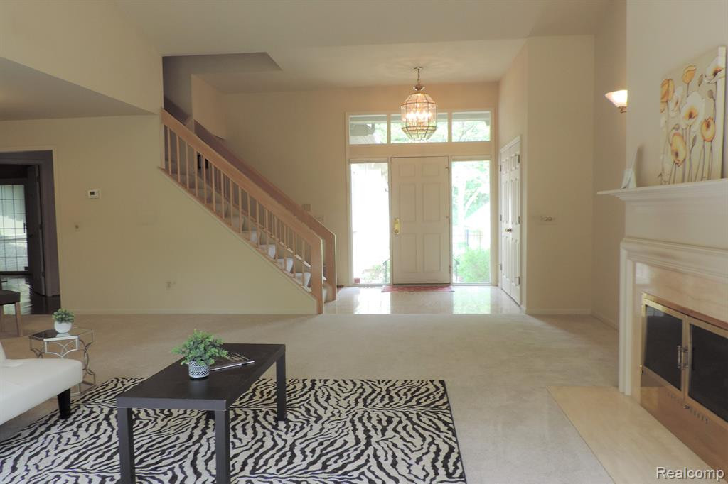 2414 HICKORY GLEN Drive, Bloomfield Hills, MI 48304 — Photo 2