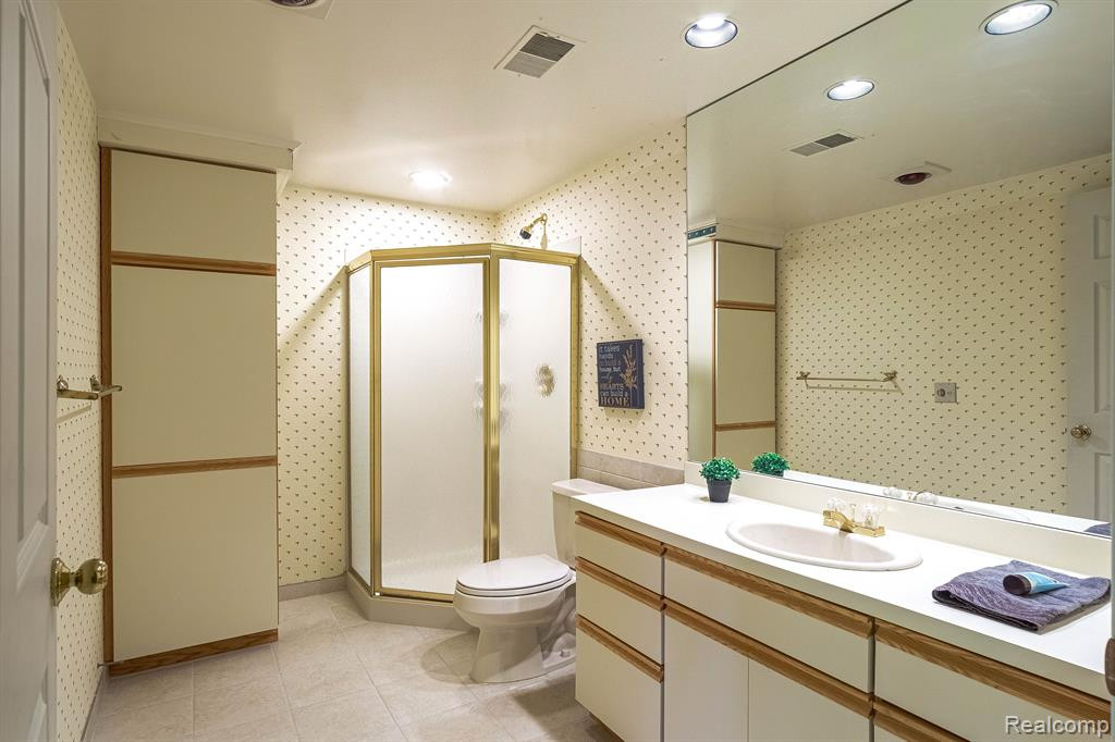 2414 HICKORY GLEN Drive, Bloomfield Hills, MI 48304 — Photo 27