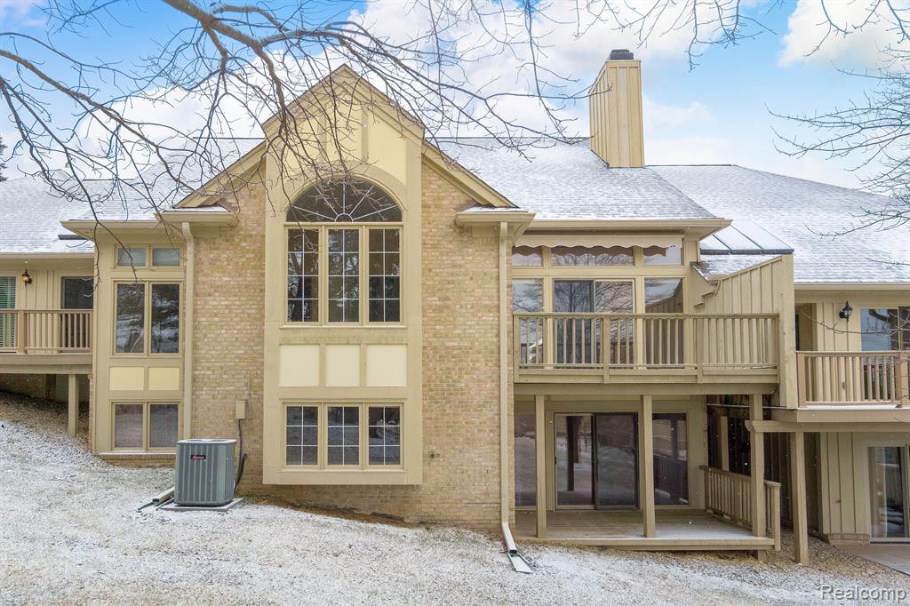 2414 HICKORY GLEN Drive, Bloomfield Hills, MI 48304 — Photo 29