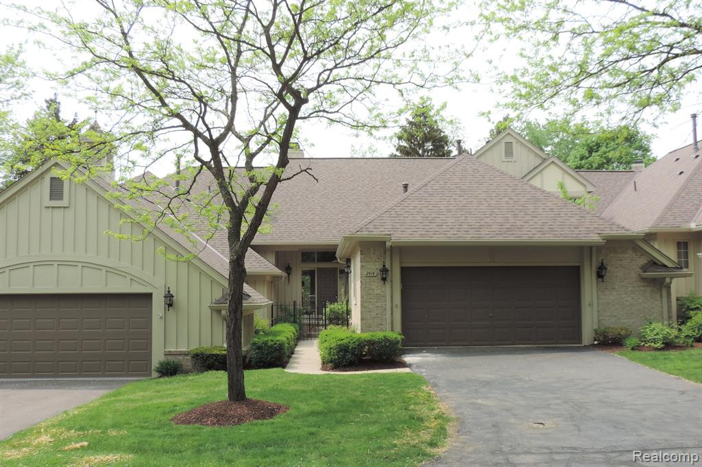 2414 HICKORY GLEN Drive, Bloomfield Hills, MI 48304 — Photo 30