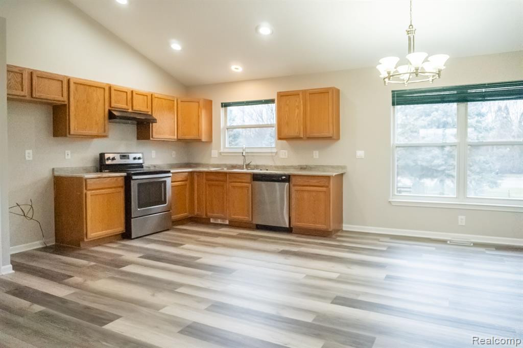 6592 SUMMERDALE Circle W, Ypsilanti, MI 48197 — Photo 3