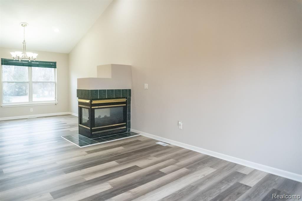 6592 SUMMERDALE Circle W, Ypsilanti, MI 48197 — Photo 6
