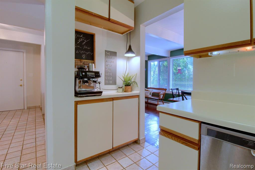 366 Concord, 2, Bloomfield Hills, MI 48304 — Photo 8