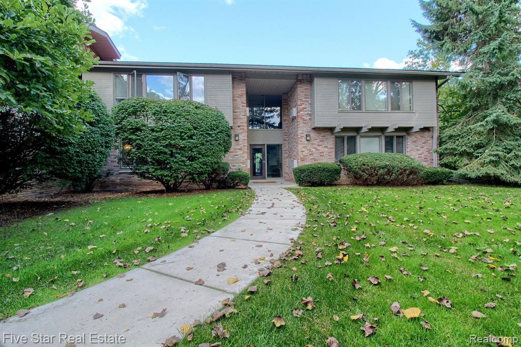 366 Concord, 2, Bloomfield Hills, MI 48304 — Photo 16