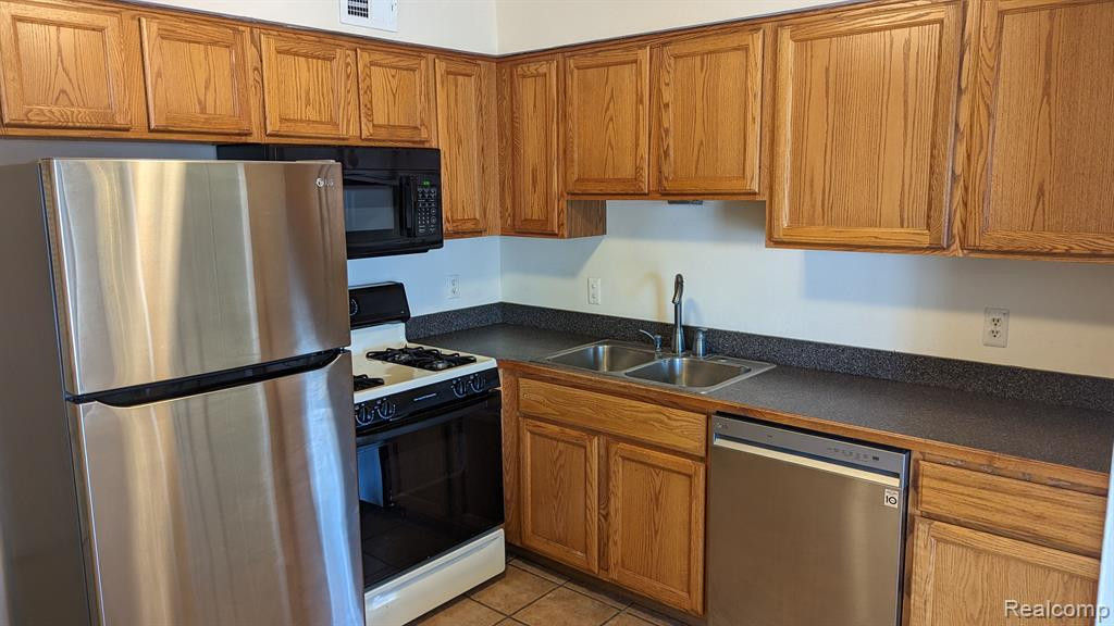 508 FOX HILLS Drive N, A-6, Bloomfield Hills, MI 48304 — Photo 7