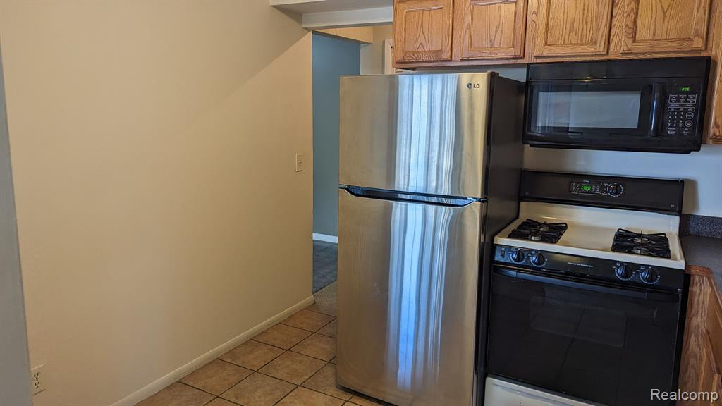 508 FOX HILLS Drive N, A-6, Bloomfield Hills, MI 48304 — Photo 8