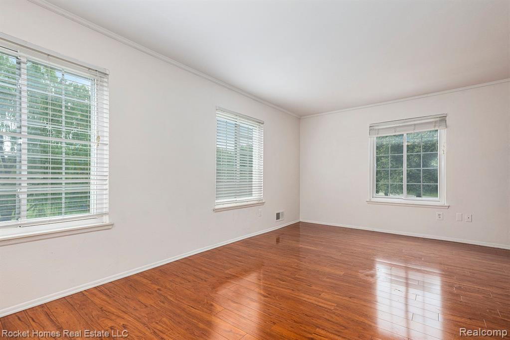 674 E Fox Hills Drive, Bloomfield Hills, MI 48304 — Photo 6