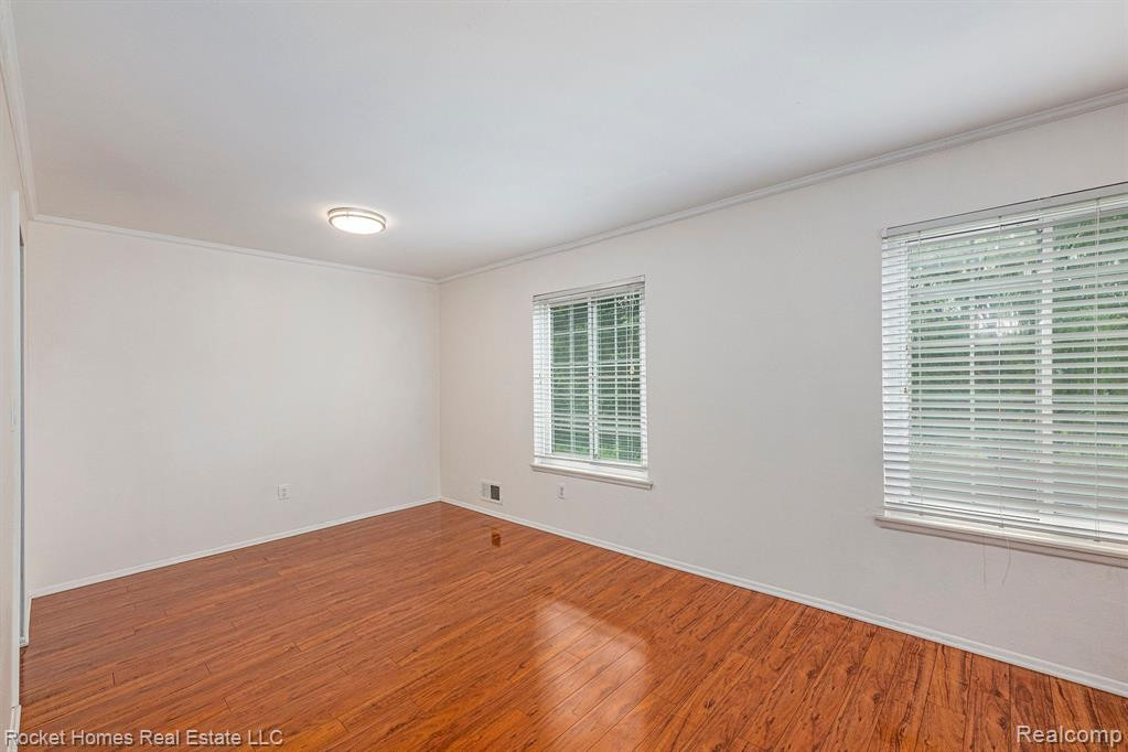 674 E Fox Hills Drive, Bloomfield Hills, MI 48304 — Photo 7