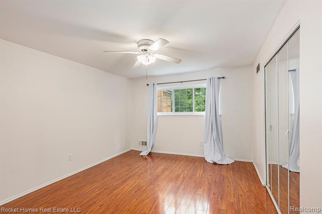 674 E Fox Hills Drive, Bloomfield Hills, MI 48304 — Photo 13