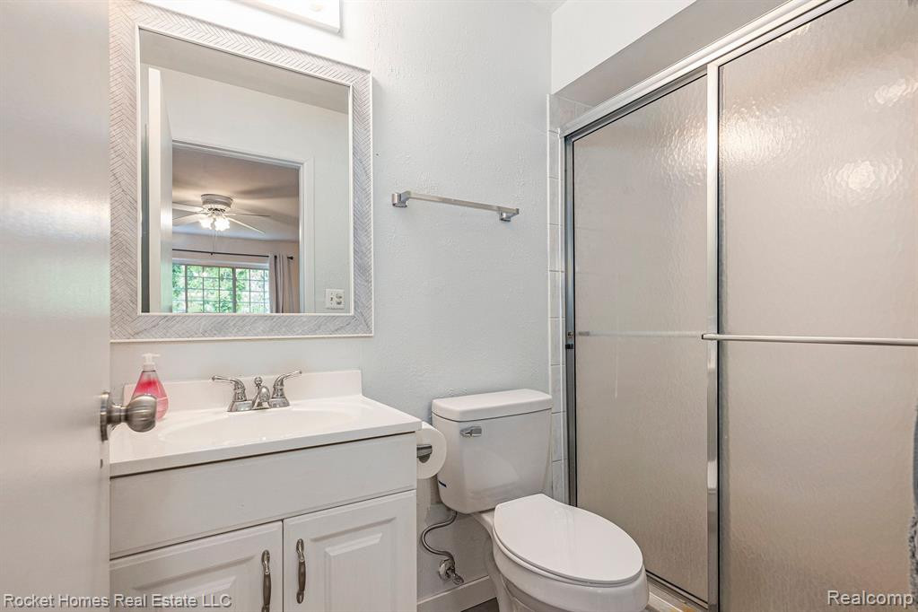 674 E Fox Hills Drive, Bloomfield Hills, MI 48304 — Photo 15