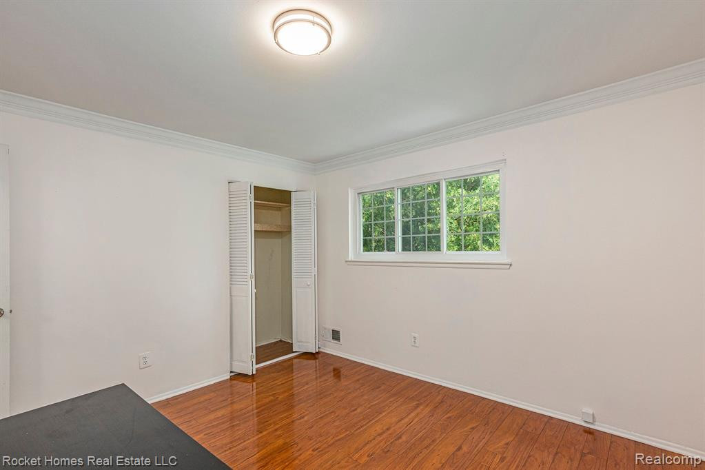 674 E Fox Hills Drive, Bloomfield Hills, MI 48304 — Photo 17