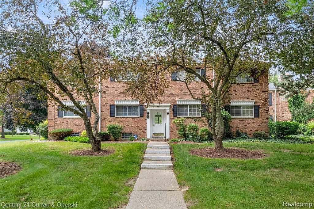 595 E FOX HILLS Drive, UNIT 27, Bloomfield Hills, MI 48304 — front exterior