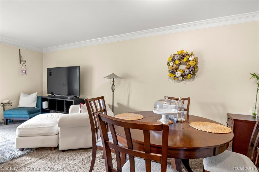 595 E FOX HILLS Drive, UNIT 27, Bloomfield Hills, MI 48304 — Photo 6