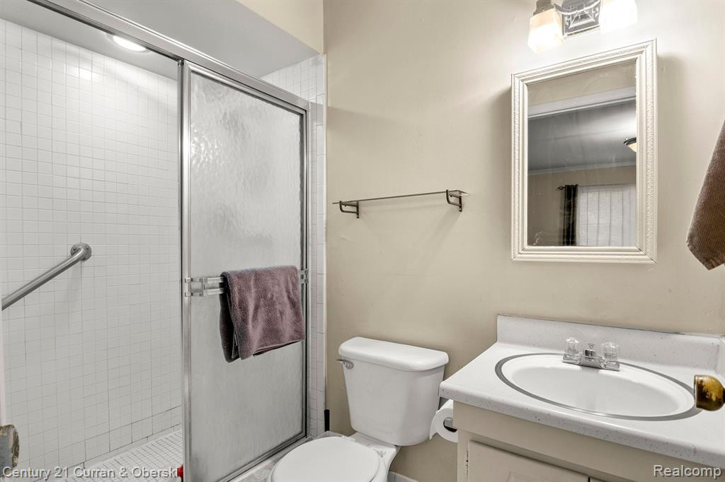 595 E FOX HILLS Drive, UNIT 27, Bloomfield Hills, MI 48304 — Photo 12
