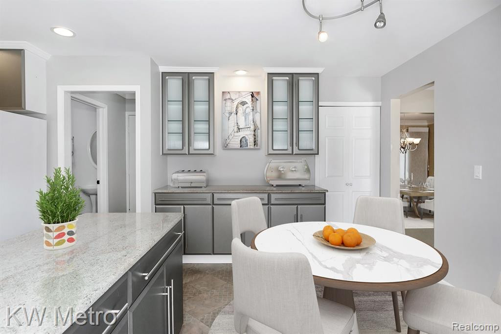 1029 STRATFORD Place, Bloomfield Hills, MI 48304 — Photo 12