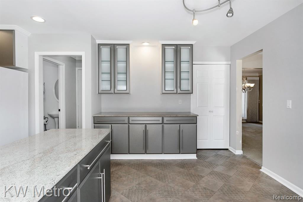 1029 STRATFORD Place, Bloomfield Hills, MI 48304 — Photo 13