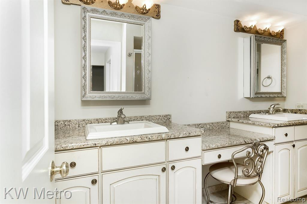 1029 STRATFORD Place, Bloomfield Hills, MI 48304 — Photo 16
