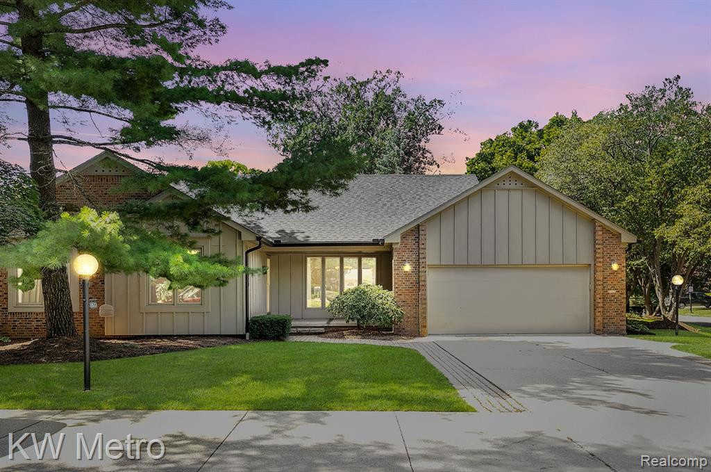 1029 STRATFORD Place, Bloomfield Hills, MI 48304 — Photo 27