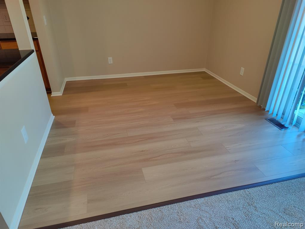 433 S FOX HILLS Drive S, 3, Bloomfield Hills, MI 48304 — Photo 3