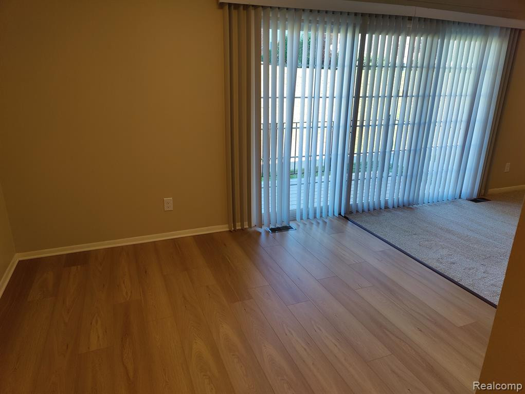 433 S FOX HILLS Drive S, 3, Bloomfield Hills, MI 48304 — Photo 13