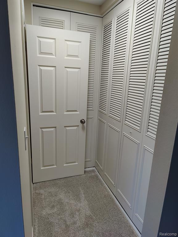 433 S FOX HILLS Drive S, 3, Bloomfield Hills, MI 48304 — Photo 27