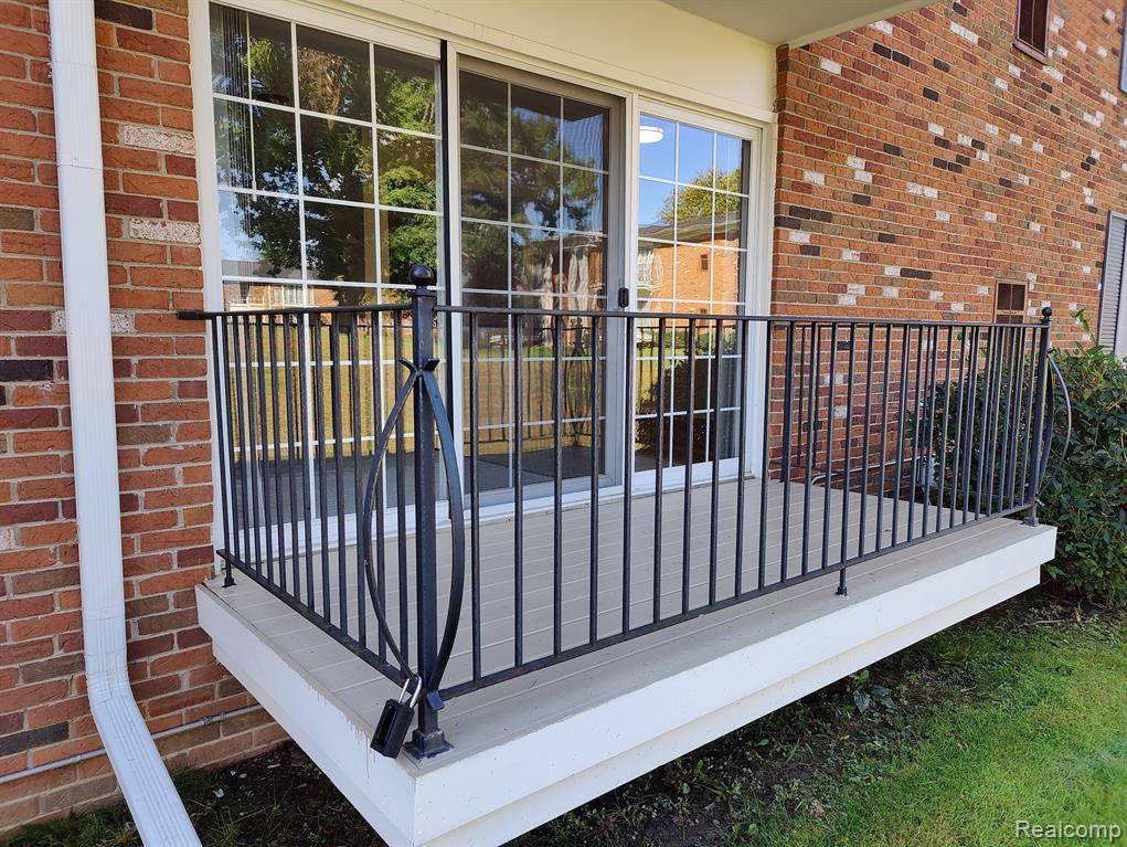 433 S FOX HILLS Drive S, 3, Bloomfield Hills, MI 48304 — Photo 39