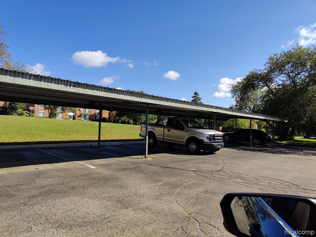 433 S FOX HILLS Drive S, 3, Bloomfield Hills, MI 48304 — Photo 41