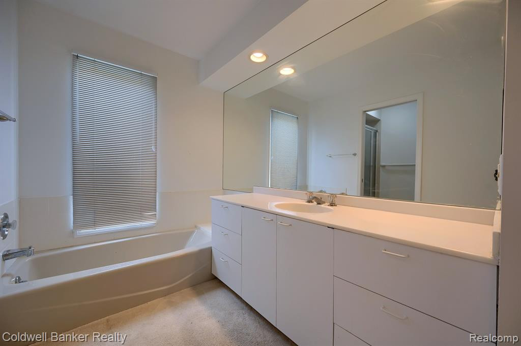 1850 PINE RIDGE Lane, Bloomfield Hills, MI 48302 — Photo 23