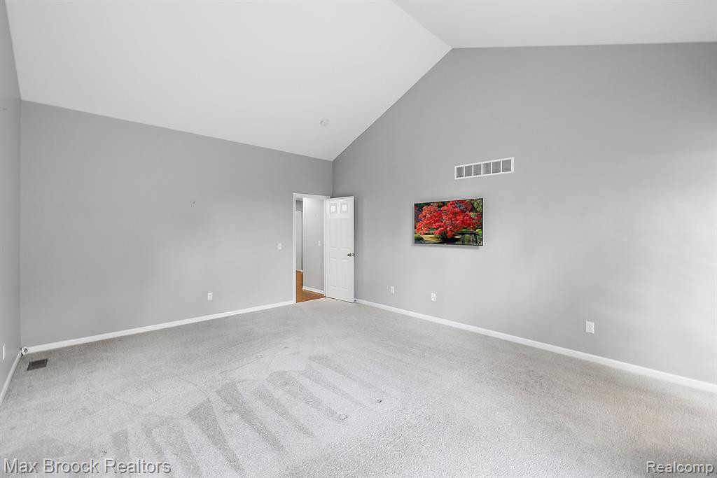 2389 HICKORY GLEN Drive, Bloomfield Hills, MI 48304 — Photo 9