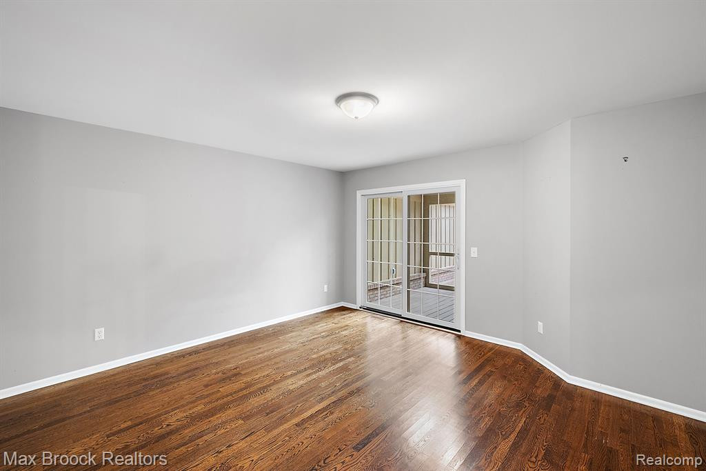 2389 HICKORY GLEN Drive, Bloomfield Hills, MI 48304 — Photo 14