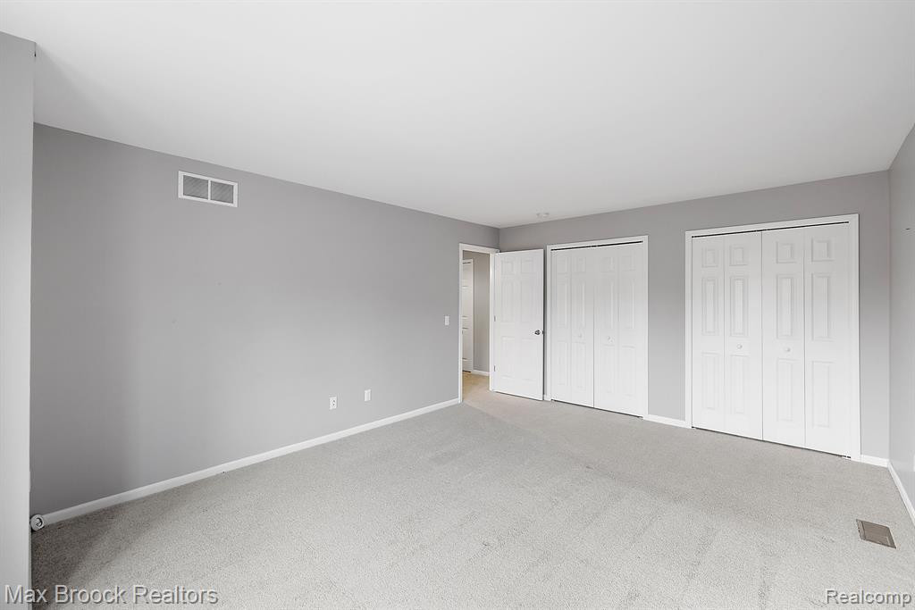 2389 HICKORY GLEN Drive, Bloomfield Hills, MI 48304 — Photo 25