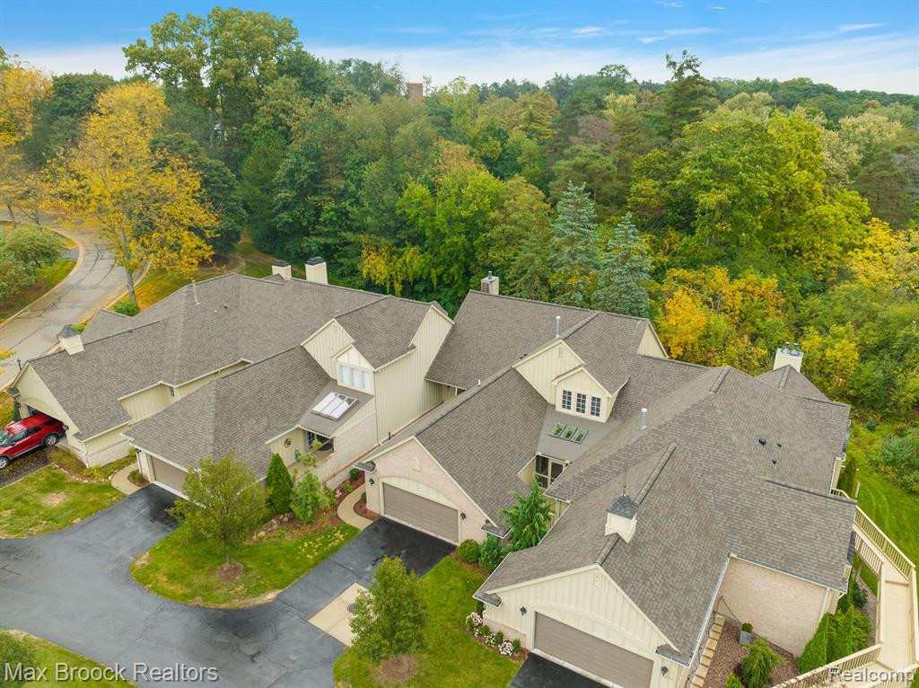 2389 HICKORY GLEN Drive, Bloomfield Hills, MI 48304 — Photo 32