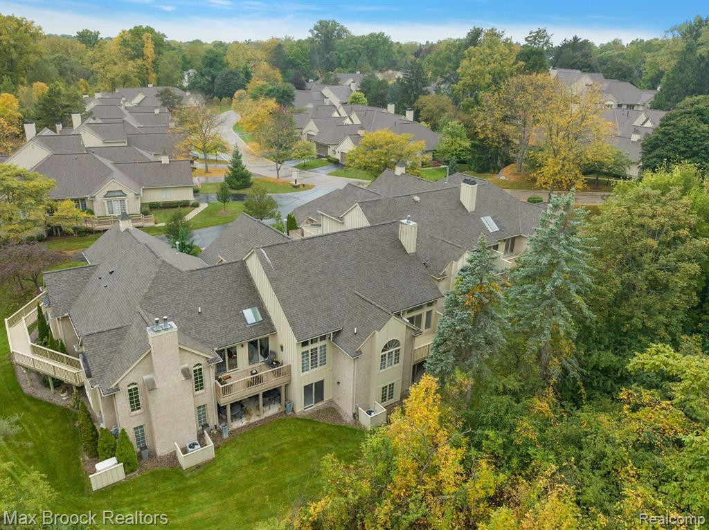 2389 HICKORY GLEN Drive, Bloomfield Hills, MI 48304 — Photo 33