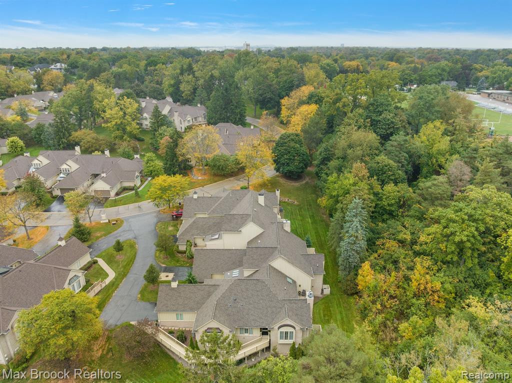 2389 HICKORY GLEN Drive, Bloomfield Hills, MI 48304 — Photo 34