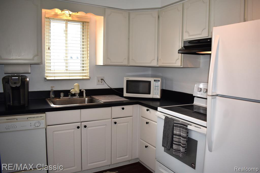 100 W HICKORY GROVE Road, E1, Bloomfield Hills, MI 48304 — Photo 9