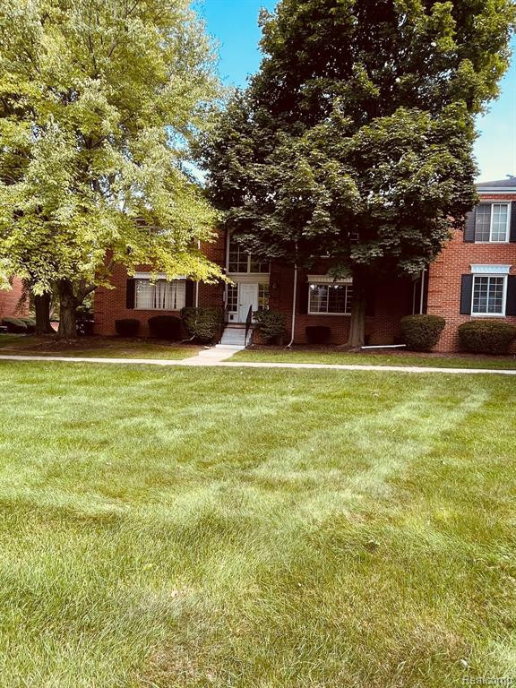 760 E FOX HILLS Drive, Bloomfield Hills, MI 48304 — Photo 3