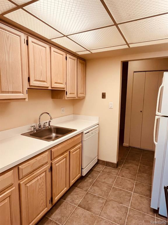 760 E FOX HILLS Drive, Bloomfield Hills, MI 48304 — Photo 12