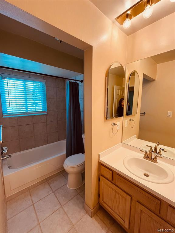 760 E FOX HILLS Drive, Bloomfield Hills, MI 48304 — Photo 17
