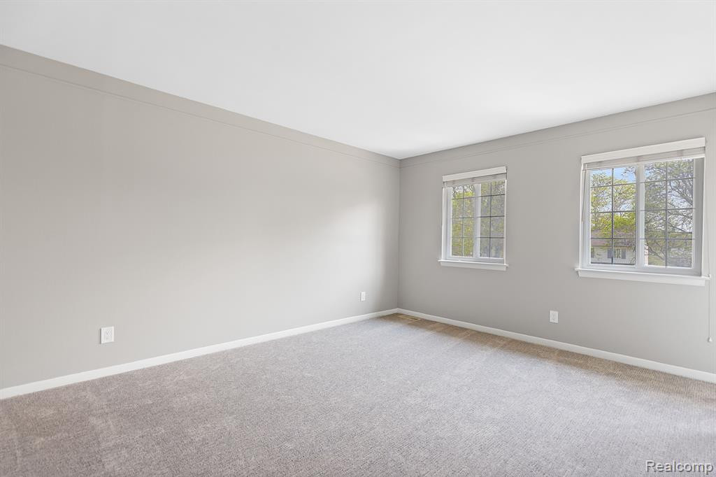 611 FOX HILLS Drive N, Bloomfield Hills, MI 48304 — Photo 13