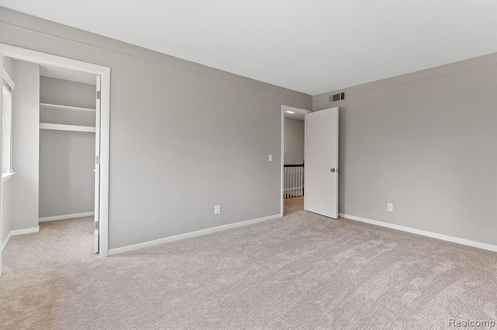 611 FOX HILLS Drive N, Bloomfield Hills, MI 48304 — Photo 14