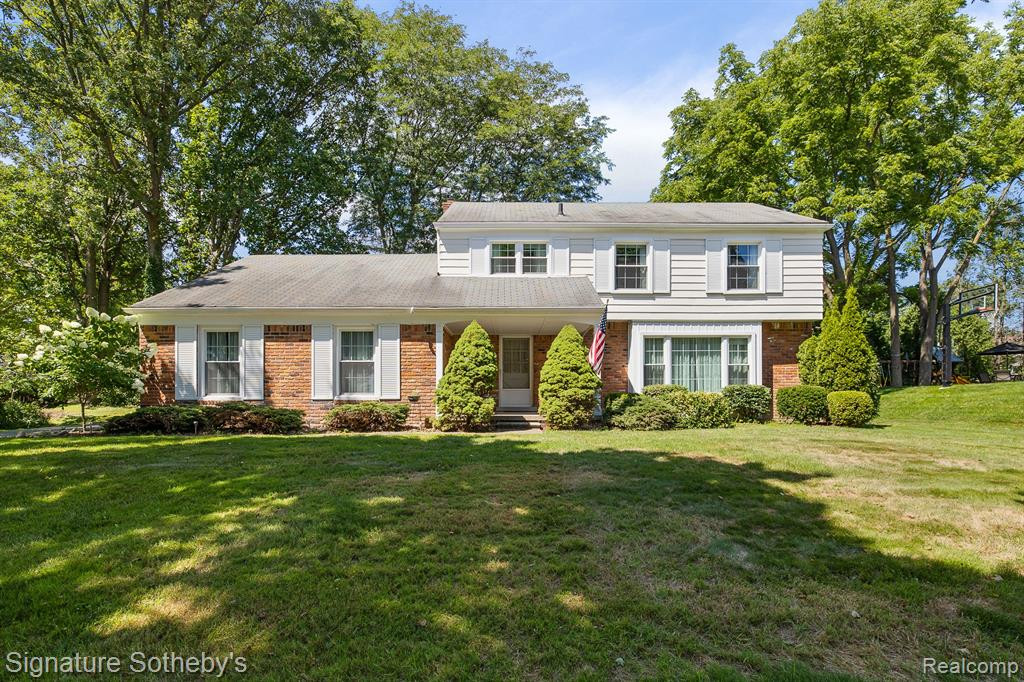 4054 ANTIQUE Lane, Bloomfield Hills, MI 48302 — front exterior